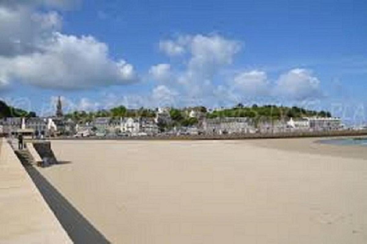 Bretagne vue mer Binic Extérieur photo